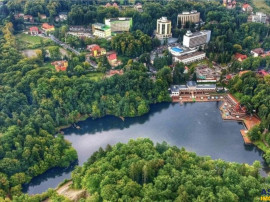 FILM!1.400 mp teren turistic, Sovata: 800m de Lacul Ursu si