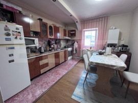 Apartament 2 camere, 54 mp, zona 9 Mai - Liceul Spiru