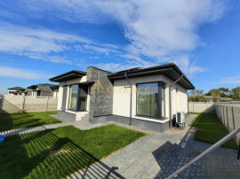 Casa individuala - 3 camere--PANOURI SOLARE