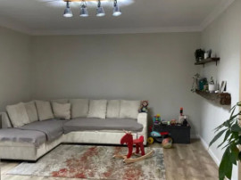 Apartament 2 camere, semidecomadat - zona Tractorul