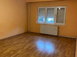 Apartament 2 camere Decomandat ,Parter balcon 16 mp