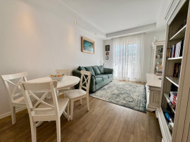 COSMOPOLIS - Apartament 2 camere tip studio, vedere piscina