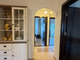 Apartament Cu 3 Camere Decomandate Etaj 1 - Zona Obcini