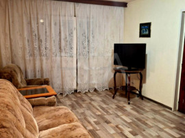 2 camere, etaj 3 - piața aproape