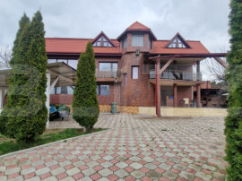 Casa moderna lux cu piscina exterioara totul mecanizat, Baci