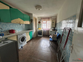 Apartament cu 4 camere de , zona Teatru