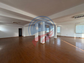 SPATIU BIROURI , COMERCIAL, CLINICA 700MP CU PARCARE