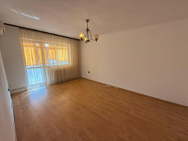 Apartament cu 3 camere, 62 mp, zona Postei-Bucov / AFI
