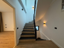 Vila 4 camere Tunari, 3 min. școală Americana