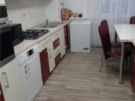 Decomandat cu centrala /2 camere/Zona Dambovita/Mansarda