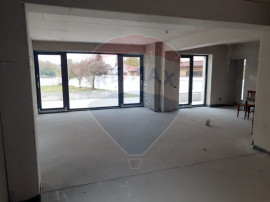 Vanzare vila D+P+E+M, 8 camere, 520 mp, pe malul Lacului ...