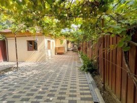 Casa 3 camere | 2 min Metrou Laminorului | Teren 241 mp | Re
