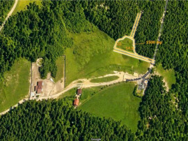 Incantator parc privat, 1.500mp: casa pensiune refugiu mon