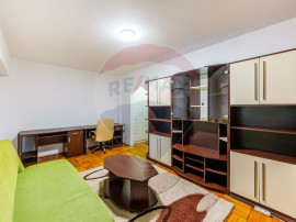 Apartament două camere și balcon, zona piata Mihai Vite...