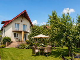 Casa cu 6 camere, 600 mp teren, pomi fructiferi, toate utili