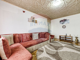 Apartament cu 3 camere de vânzare în zona Banu Maracine