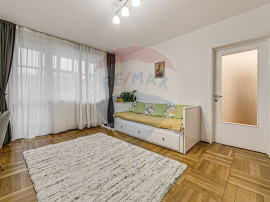Apartament cu două camere în zona Podgoria, etaj.3