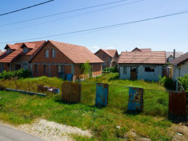 Casă la roșu în Livada
