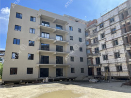 Apartament cu 3 camere decomandate debara si balcon in Sibiu