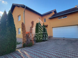 Casa individuala cu 7 camere si garaj,Dumbravita
