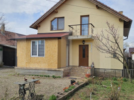 Casa deosebita, 128 mp, 569 mp teren, in Santionlunca