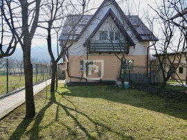 Casă cu teren 400 mp &icirc;n oraș Gura Humorului