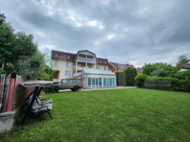 Casa la Platoul Cornesti cu 12 camere cu Piscina Interioara