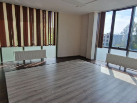 Spatiu comercial ideal activitati liberale.