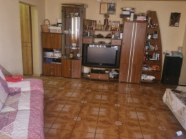 Apartament 3 camere Brosteni - Colegiu