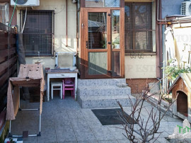 Apartament 2 camere zona Titan, curte proprie 37mp in vila