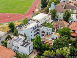 Proprietate speciala 1022 mp utili de vanzare pe Malul Mu...