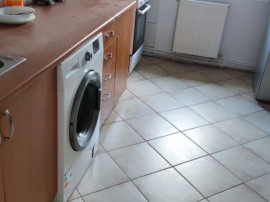 Apartament 3 camere, decomandat - zona Astra