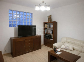 2 camere, Vatra Luminoasa, decomandat, centrală, etajul 1,