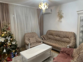 Apartament 4 camere de v&acirc;nzare, zona Inel I &ndash; confort, sp