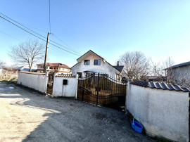 Casă / Vilă cu 4 camere de v&acirc;nzare