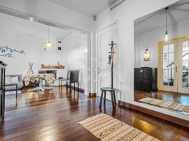 Apartament in vila cu garaj in zona Polona