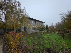 Vila cu 4 .camere 3. bai --249 mp utili - teren 881mp