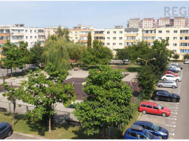 Apartament spatios 4 camere recent renovat Astra