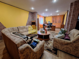 Casă singur &icirc;n curte &ndash; Ungheni &ndash; Zona Hotel Darina