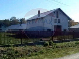 Teren intravilan si construcții &icirc;n comuna Dragodana, sa...