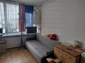 COLOSSEUM: Camera Ct termica mobilat utilat Astra piata..