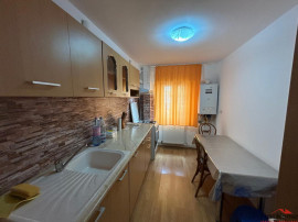Apartament cu 3 camere de , zona Quattro.