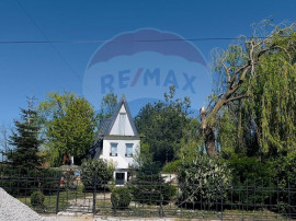 Casă / Vilă cu 4 camere de v&acirc;nzare