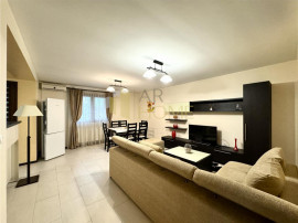 Apartament 3 camere, bloc nou, parcare, zona Republicii Cara