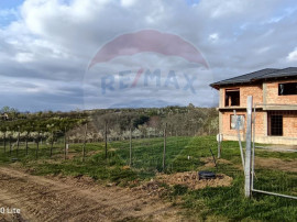 Teren 1430 cu autorizație pentru 2 case | Casă ridicat?...