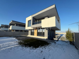 Vila D+P+ET,ansamblu &icirc;nchis, panouri fotovoltaice,3 locuri