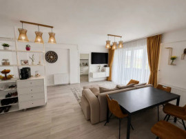 Apartament 3 camere, decomandat - zona Tractorul