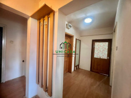 Apartament 3 camere /Calea lui Traian/Etaj 1/4