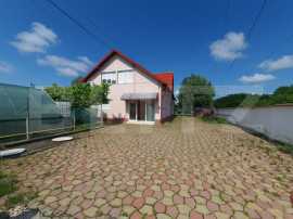 Vilă cu 5 camere, 280 mp, livadă pe rod, zona Valea Voievo