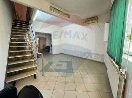 Spațiu comercial 98mp v&acirc;nzare zona Crisul Supermarket, ...